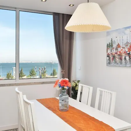 Tejo Blue & Bright - Checkinhome Lisbon
